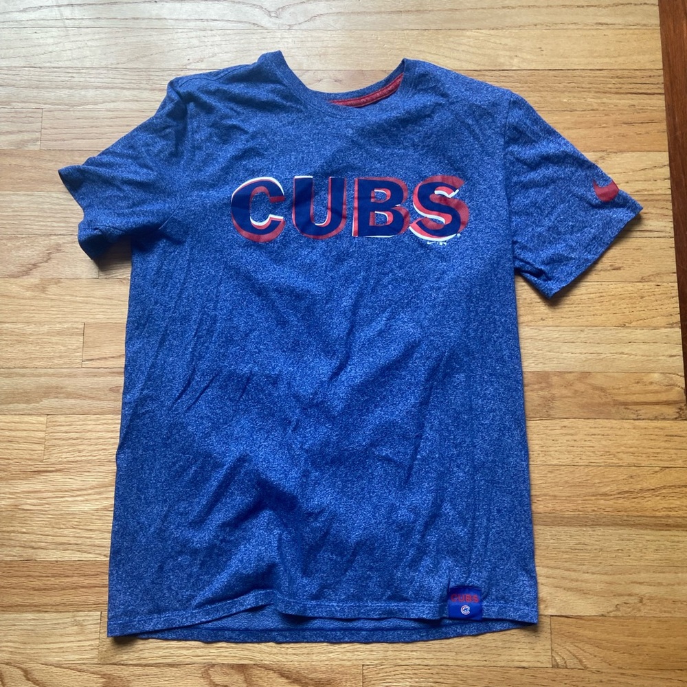 Nike Chicago Cubs shirt